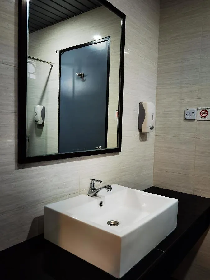 3-Plus Hotel Κότα Κιναμπαλού