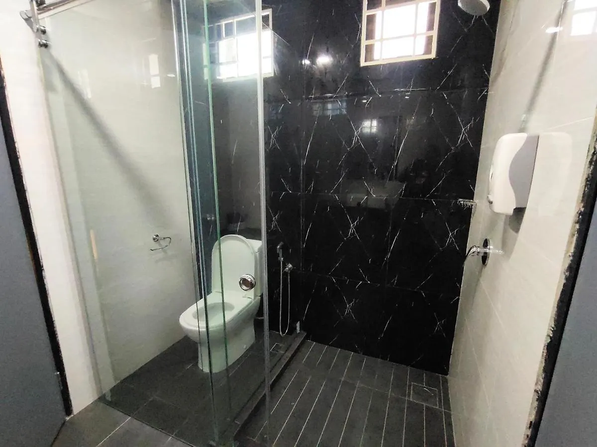 3-Plus Hotel Κότα Κιναμπαλού