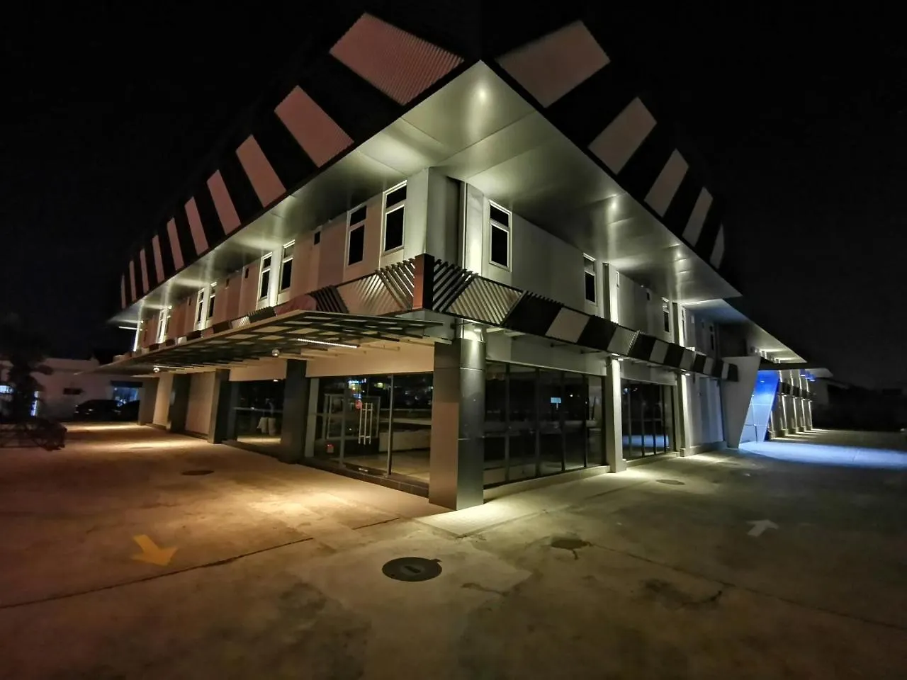 3-Plus Hotel Κότα Κιναμπαλού